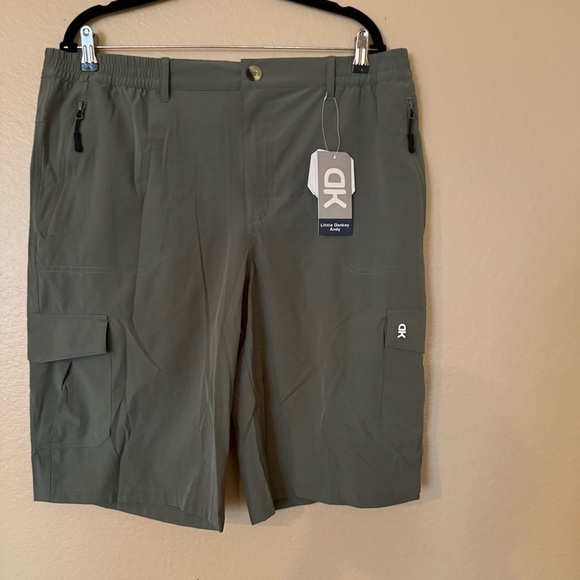 Little Donkey Andy Men's Cargo Shorts - Green - Picture 3 of 11